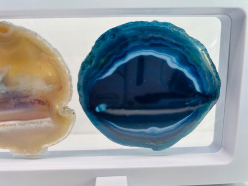 Photo 3 of 150222… 3 agate slices in 9 x 4” display stand 