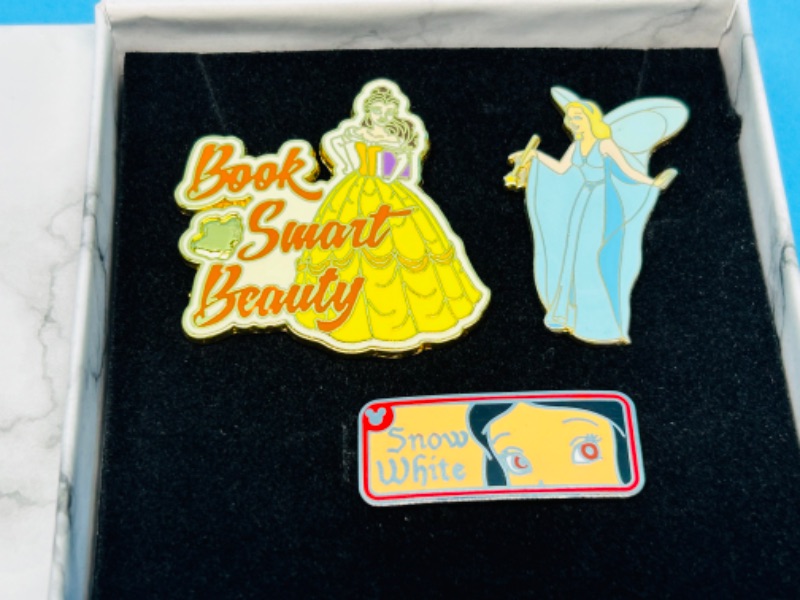 Photo 1 of 150225… 3 Disney pins in gift box 