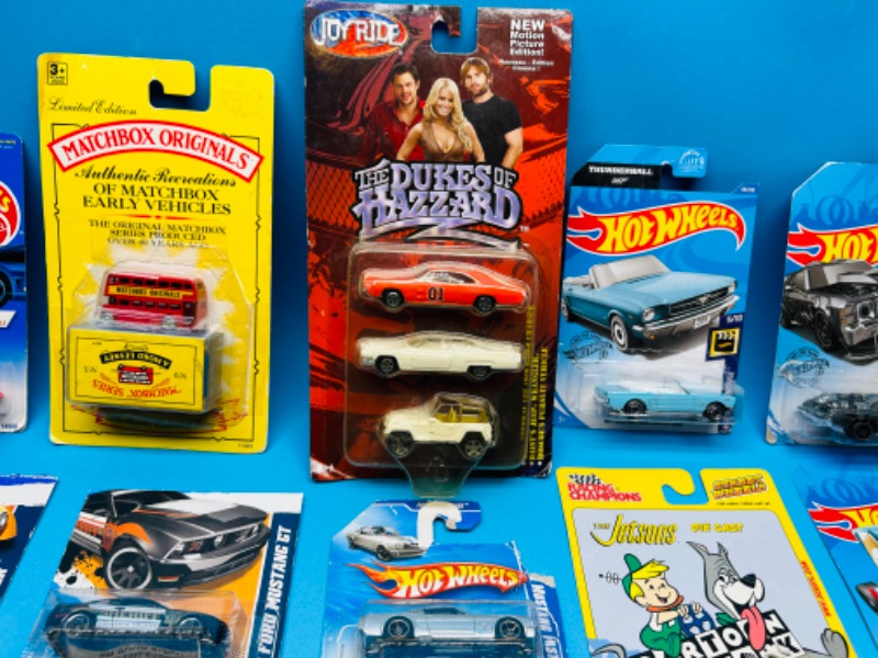 Photo 3 of 150411…damaged packages-die cast cars