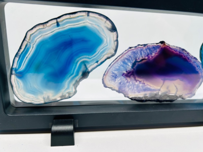 Photo 3 of 150425… 3 agate slices in 9 x 4” display 