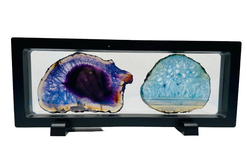 Photo 1 of 150428… 2 agate slices in 9 x 4” display 