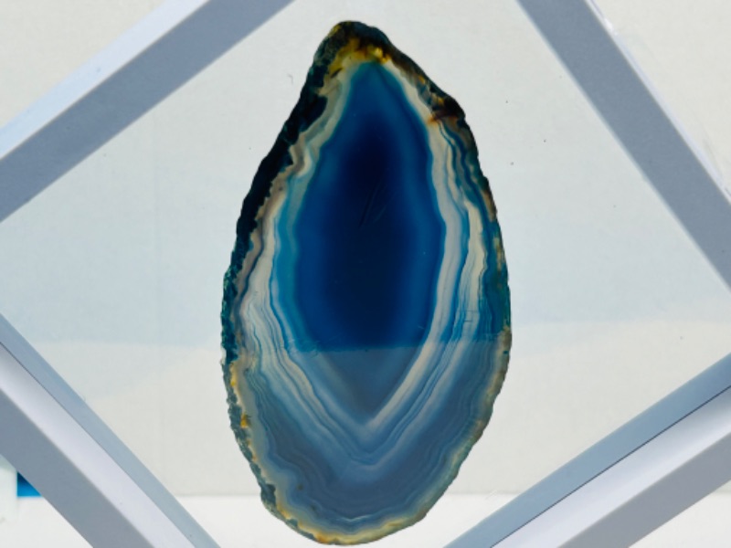 Photo 3 of 150430…2 agate slices in 4 x 4” displays 