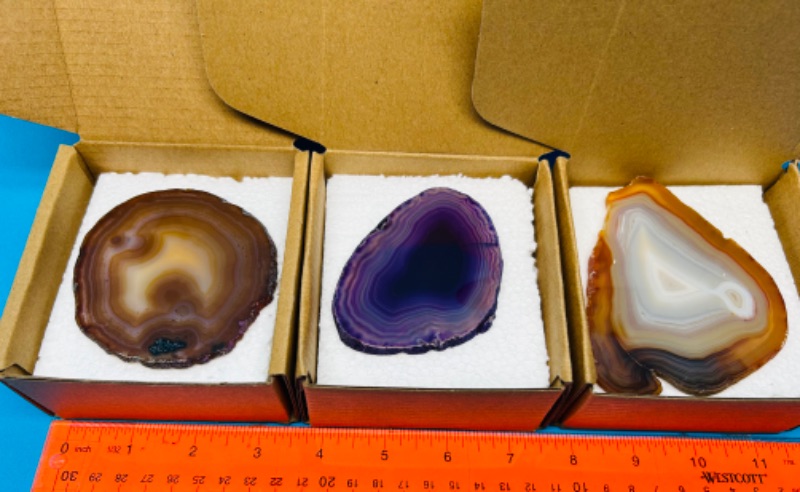 Photo 1 of 150432…3 agate slices in boxes