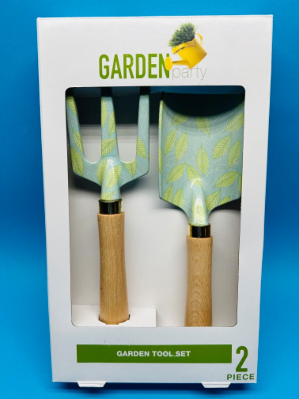 Photo 1 of 150908…garden tool set