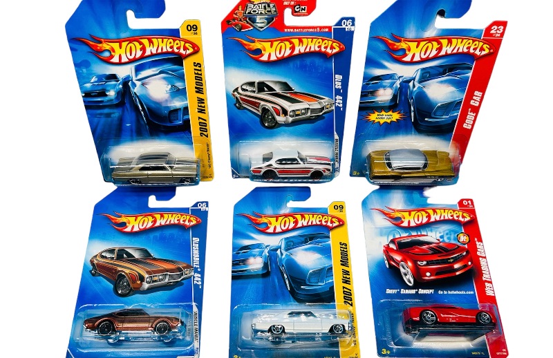 Photo 1 of 151009… 6 hot wheels die cast cars 