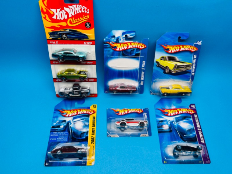 Photo 1 of 151012…damaged packages hot wheels die cast cars