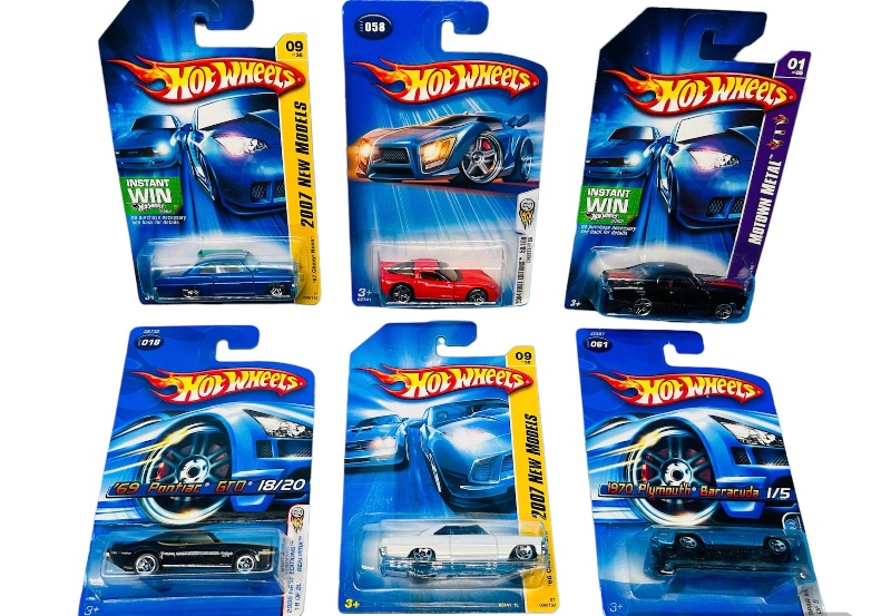 Photo 1 of 151066… 6 hot wheels die cast  cars