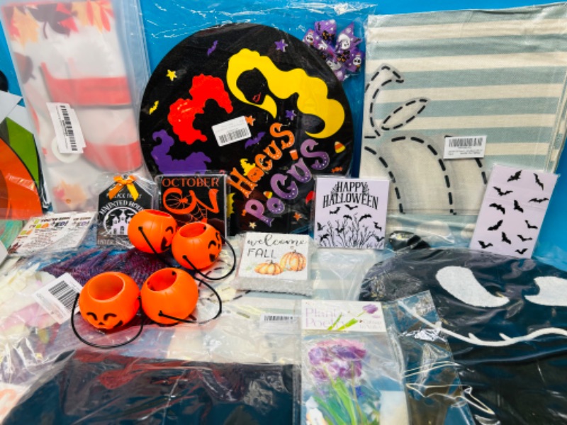 Photo 2 of 151092…Halloween items 