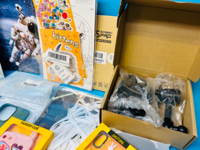 Photo 1 of 151104…various cel phone cases, glass protectors, and more