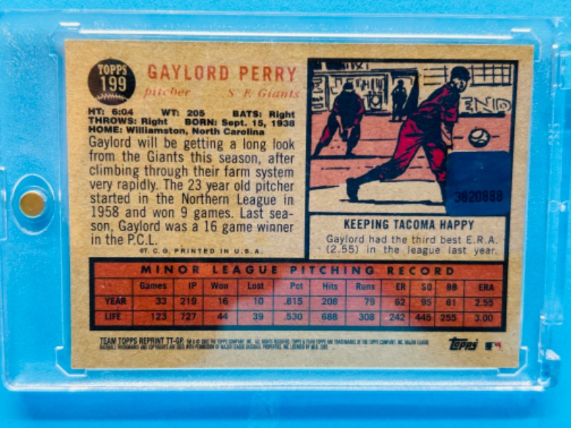 Photo 2 of 151220…certified autograph issue Gaylord Perry reprint card 199 in hard plastic case 