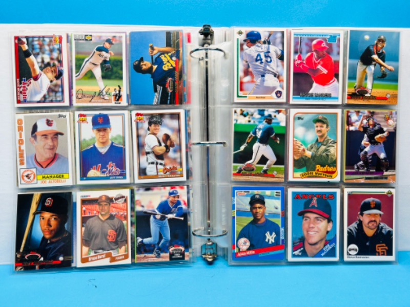 Photo 5 of 151272… 324 mixed baseball cards in binder 