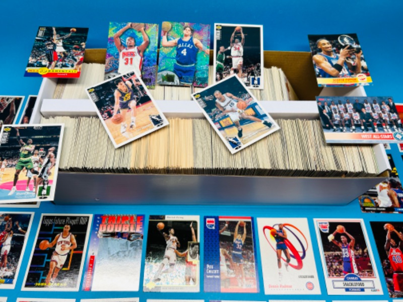 Photo 6 of 151283…1500+ mixed  basketball trading cards in box 