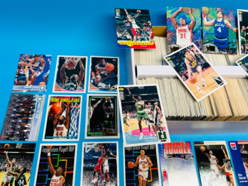 Photo 2 of 151283…1500+ mixed  basketball trading cards in box 