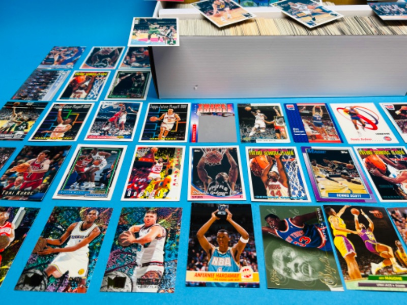 Photo 5 of 151283…1500+ mixed  basketball trading cards in box 