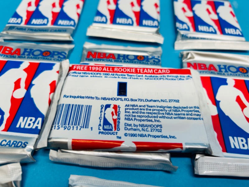 Photo 2 of 151333…9 sealed NBA Hoops trading card packs 