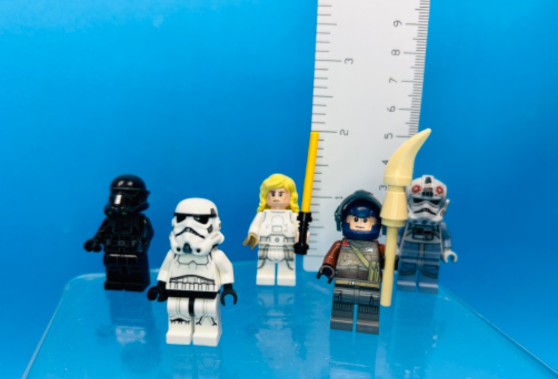 Photo 2 of 151357…  5 LEGO  Star Wars minifigures 