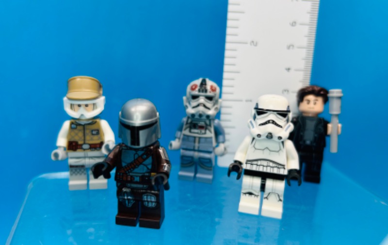 Photo 2 of 151358…  5 LEGO  Star Wars minifigures 