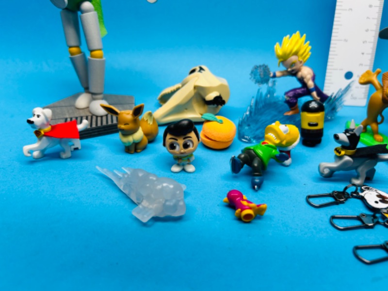 Photo 3 of 151366…misc mini toy figures -may be missing part