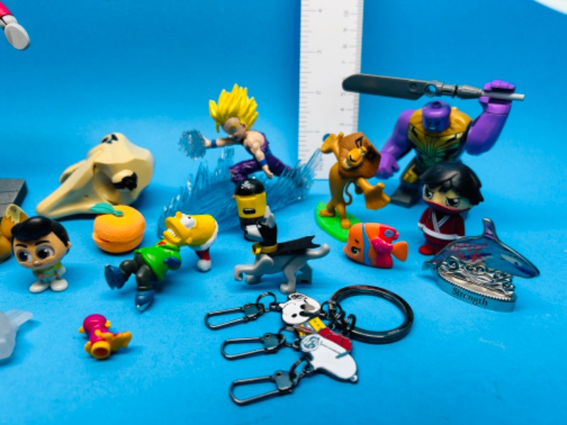 Photo 4 of 151366…misc mini toy figures -may be missing part