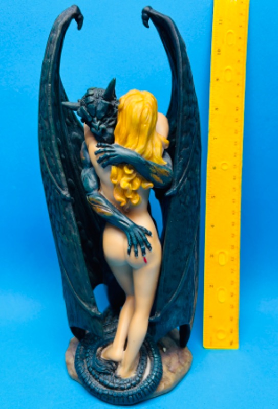 Photo 1 of 151367…resin Gothic statue 11’