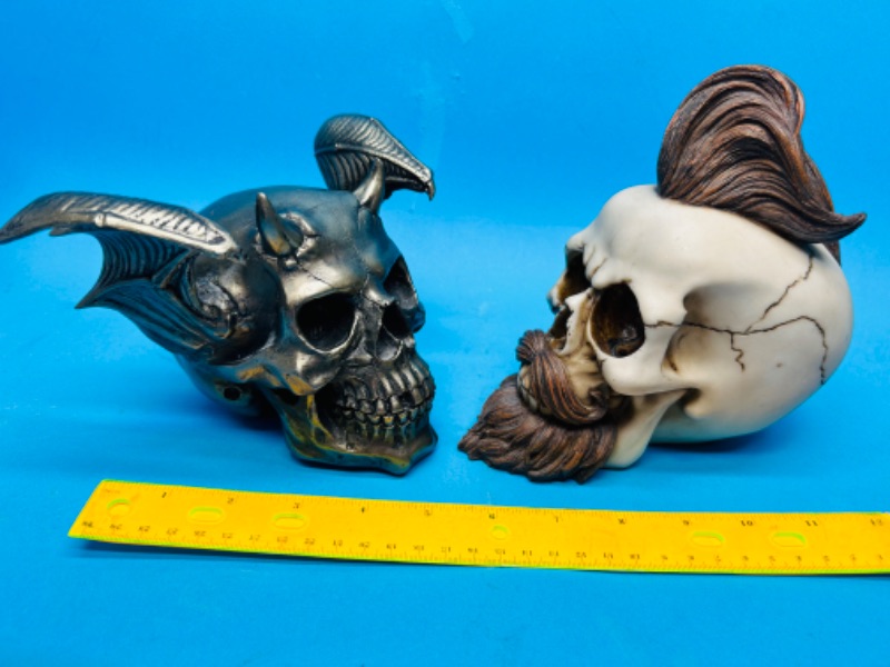 Photo 3 of 151369…2 resin decorative Skulls