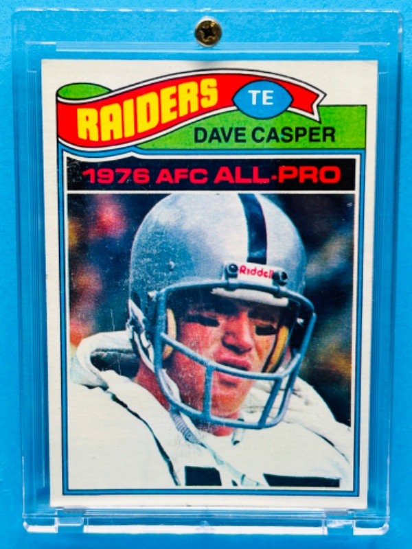 Photo 1 of 151417…topps rookie Dave Casper card 380 in hard plastic case 