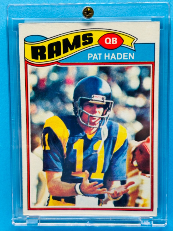 Photo 1 of 151421…topps 1977 Rookie Pat Haden card 18 in hard plastic case 