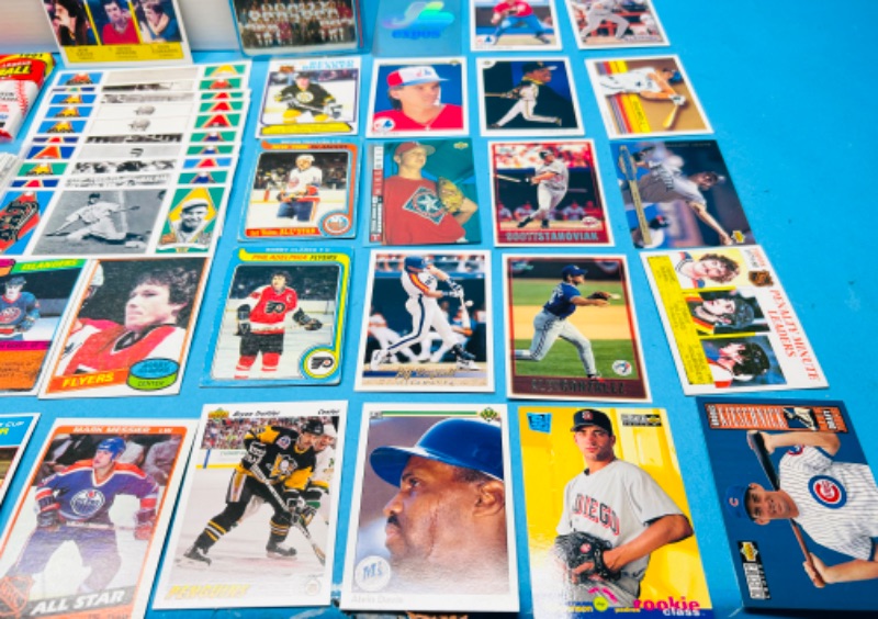 Photo 4 of 151441…1500+ mixed baseball , football, and hockey sports cards in box 