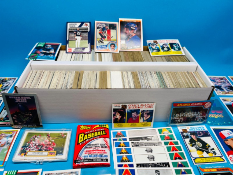 Photo 6 of 151441…1500+ mixed baseball , football, and hockey sports cards in box 