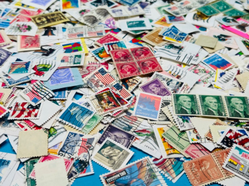 Photo 1 of 151447… hundreds of used vintage stamps 