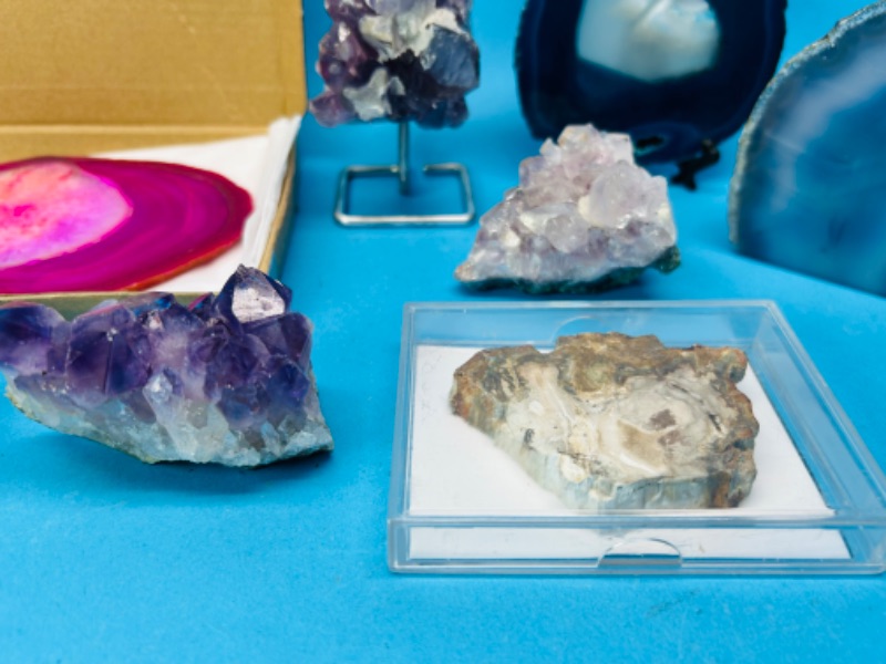 Photo 2 of 151496…rock collection- agates, amethyst, crystals, petrified wood, pyrite-fools gold, polished rocks, 