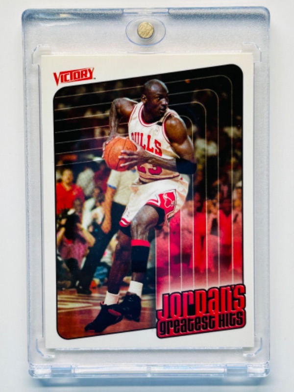 Photo 1 of 151546…Victory Michael Jordan card 420  in hard plastic case