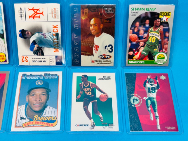 Photo 2 of 151577… 10 sports trading cards in hard plastic sleeves 