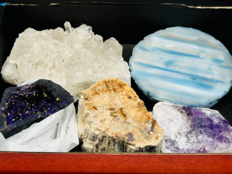 Photo 6 of 151581…collectible rocks in box- crystal cluster, agate , petrified wood, amethyst 