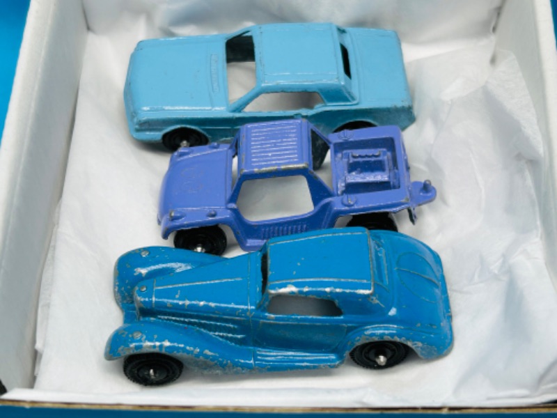 Photo 1 of 151604…3 vintage metal Toostie Toy cars- Chicago-scuff from age 