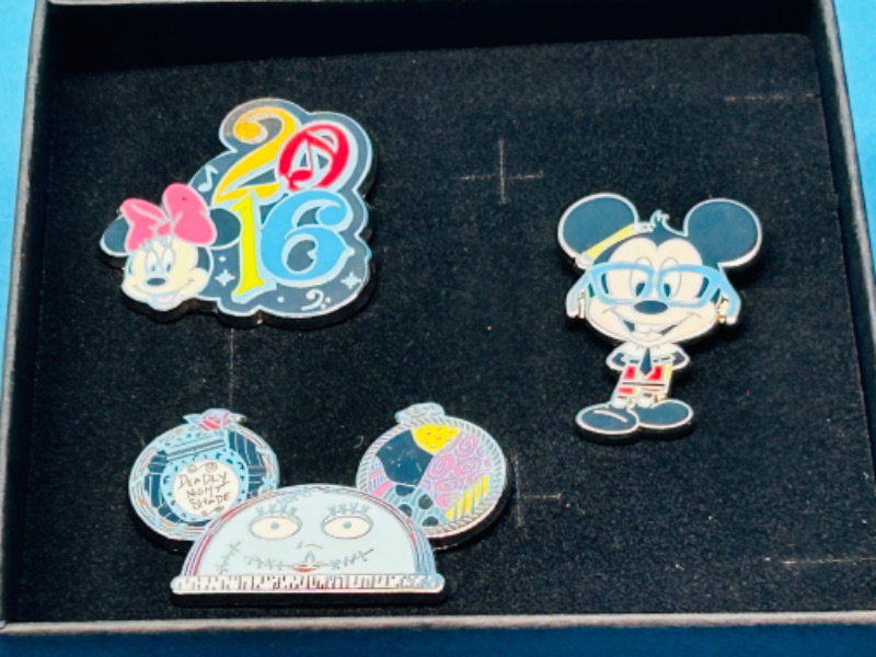 Photo 1 of 151615… 3 Disney pins in gift box 