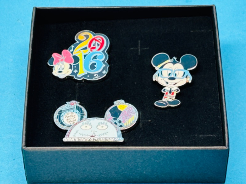 Photo 2 of 151615… 3 Disney pins in gift box 