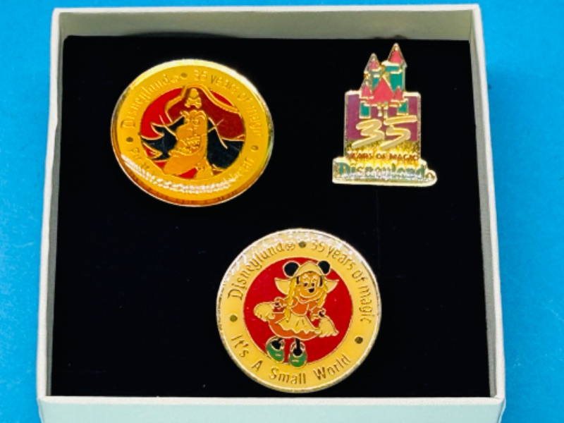 Photo 1 of 151621…3 vintage Disney pins in gift box
