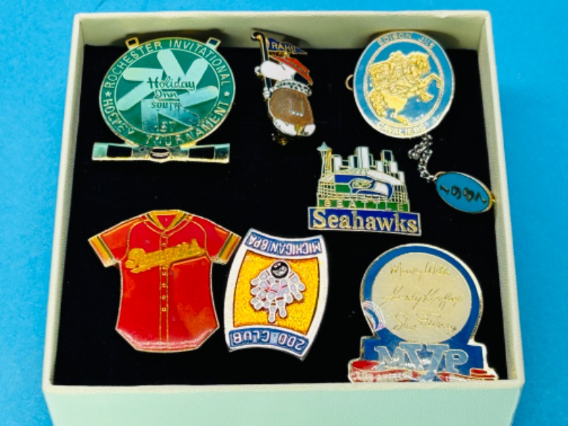 Photo 1 of 151641… vintage sports pins in gift box 