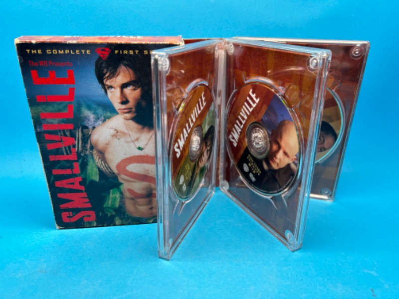 Photo 2 of 151647…Smallville complete DVD season 1