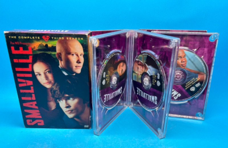 Photo 1 of 151648… Smallville complete DVD season 3