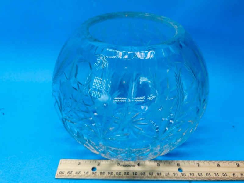 Photo 4 of 151679…heavy crystal bowl vase