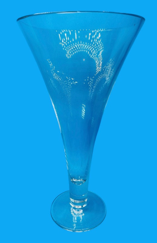 Photo 1 of 151684…large 14” glass vase -small chip