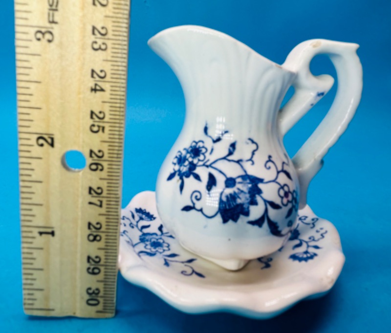 Photo 3 of 151693…chipped- vintage creamer and saucer made in Japan - small chips