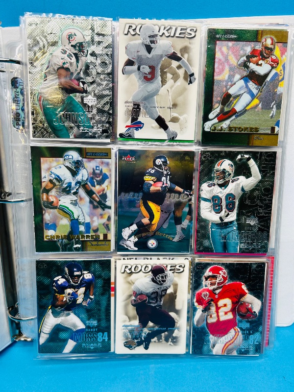 Photo 16 of 151740…final sale no returns/refunds-324 mixed football cards in binder