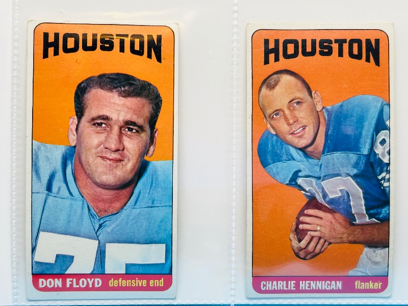 Photo 1 of 151782… vintage 1965 tallboy football cards in plastic sleeves 