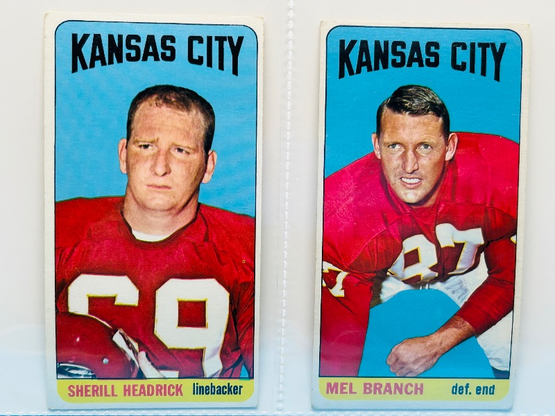 Photo 1 of 151784… vintage 1965 tallboy football cards in plastic sleeves 