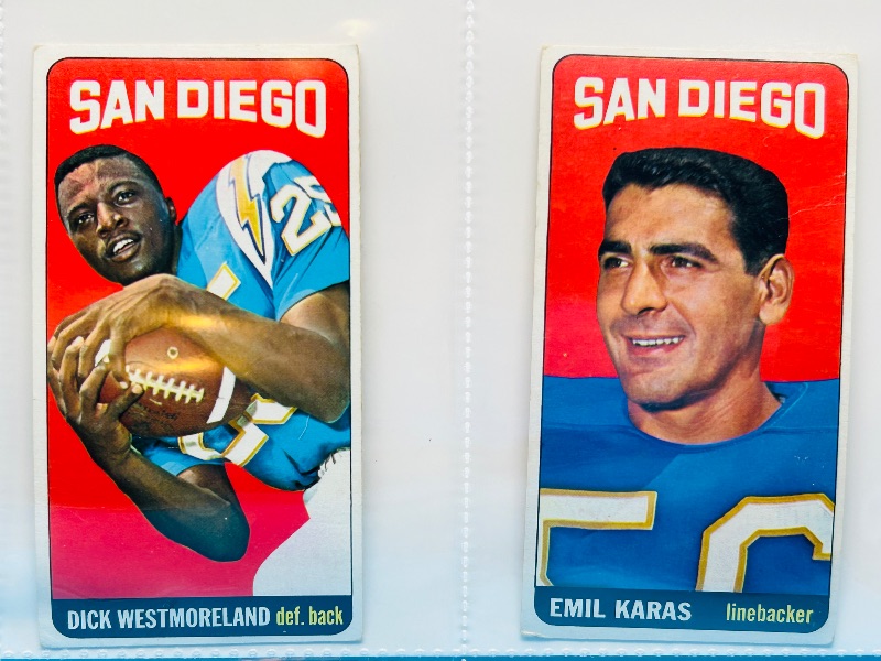 Photo 1 of 151785… vintage 1965 tallboy football cards in plastic sleeves 