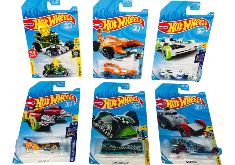 Photo 1 of 151863… 6 hot wheels die cast cars 