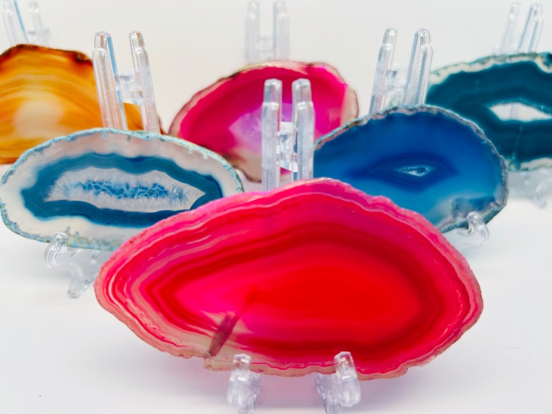 Photo 1 of 152223…6 agate slices on display stands 